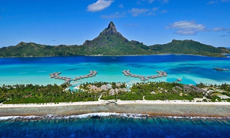 ¿Qué lleva un fashionista a sus vacaciones en Bora Bora?